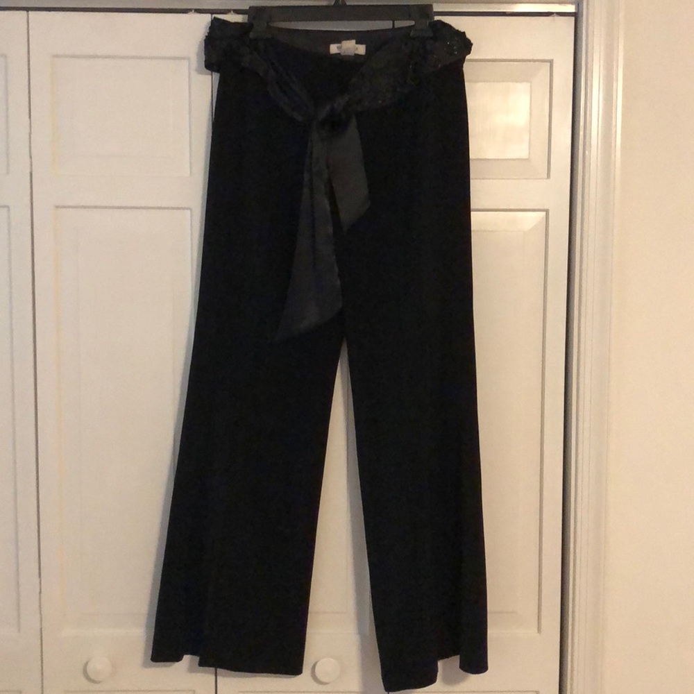 Black White House Black Market pants w belt NWT